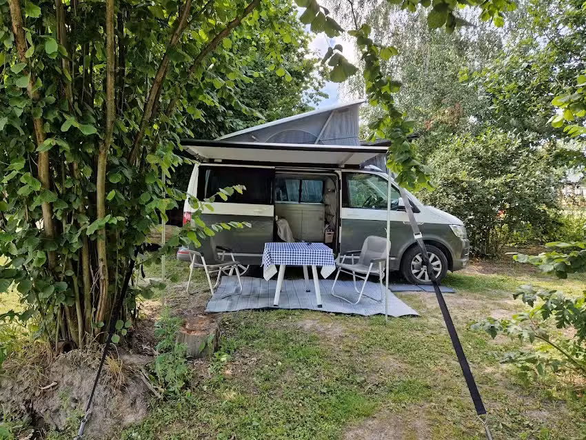 Campingplatz und Unterkunft Kampinski