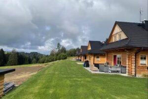 Koniakowo – Häuser in naturnaher Umgebung