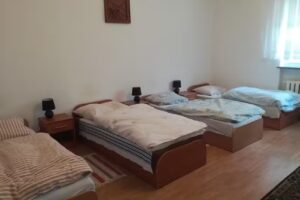 Private accommodation, rooms for rent, corporate accommodation, employee rooms