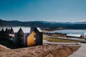 Lake Hill Apartments