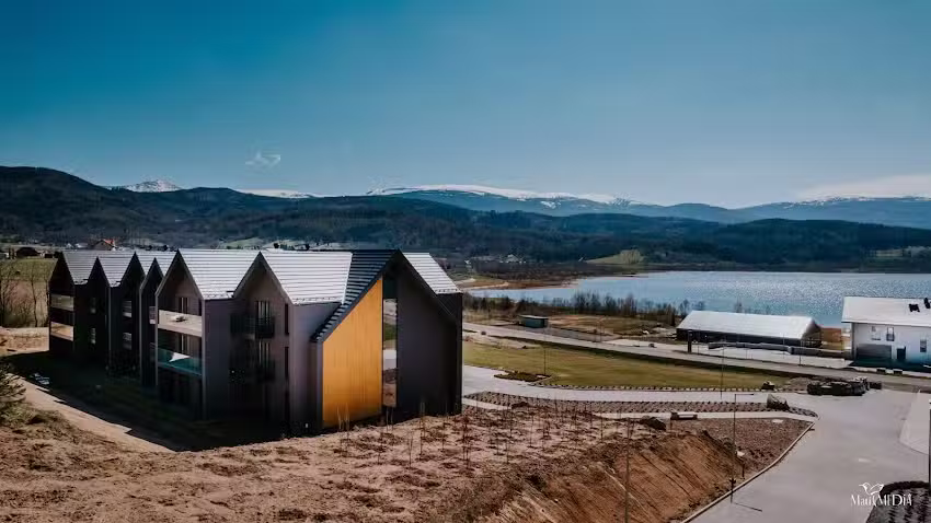 Lake Hill Apartments