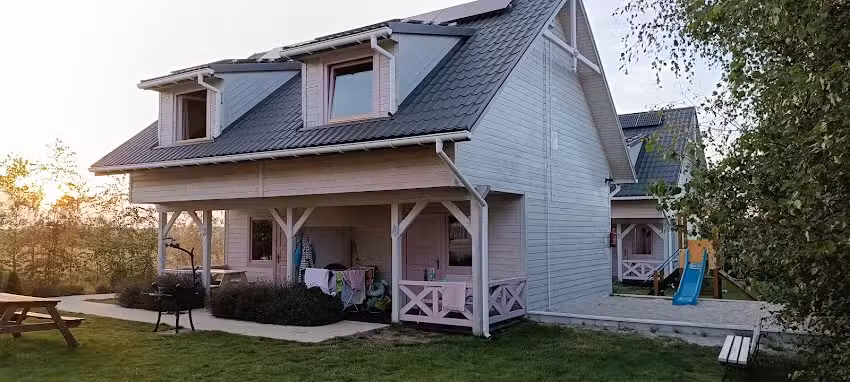 Lavender Island – Ferienhäuser am Meer mit Swimmingpools