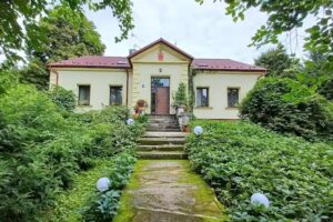 Hamernia hunting lodge