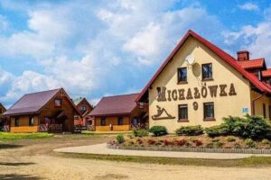 Michałówka Karłów – Accommodation, Rooms and Cottages