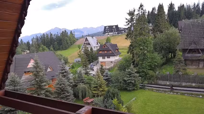 Miś Pokoje Gościnne z wyżywieniem.Noclegi blisko stoki narciarskie termy.