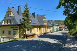MODRZEW – Unterkunft in Pyzówka