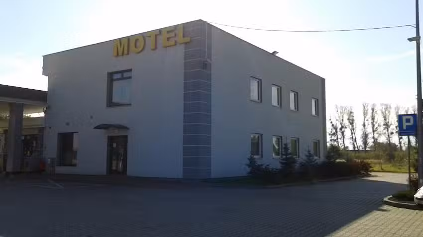 Motel 441