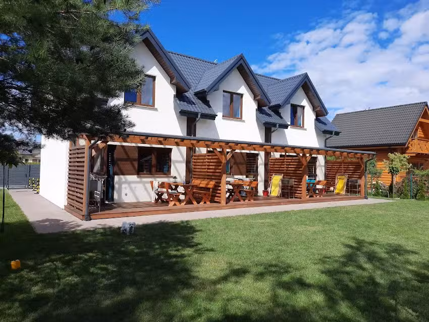 Nadmorska Kraina – Domki – Wynajem domków, domki dla rodzin z dziećmi, domki nad morzem, domki letniskowe do wynajęcia DĘBKI