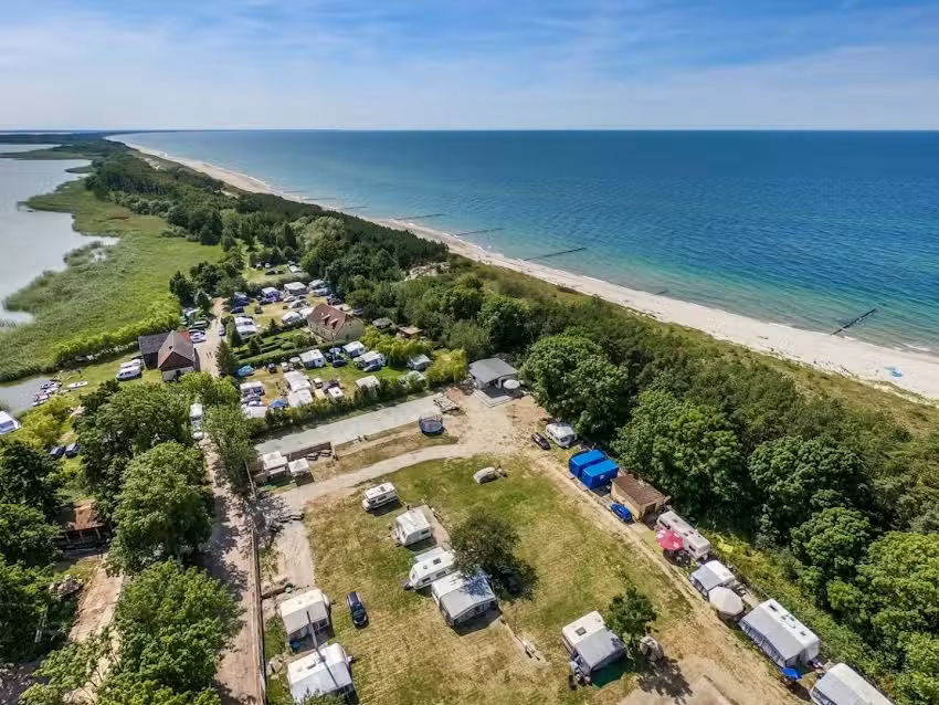 NATURE – CAMPING SITE, HOUSES ON THE WATER, FRYING STORE U RYSIA