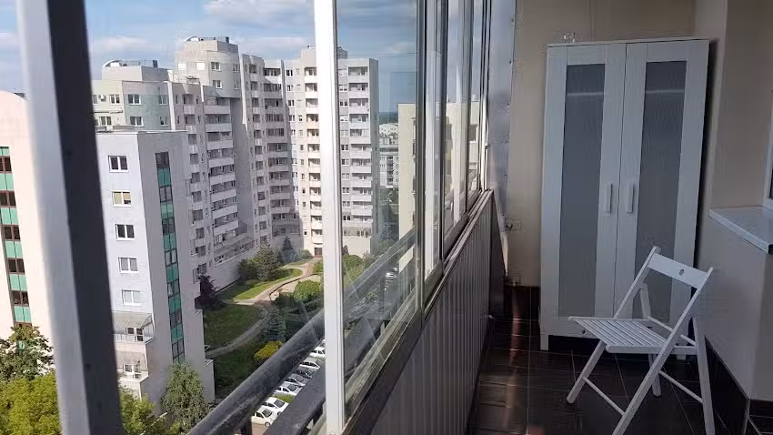 Blue Meander Rooms near the metro