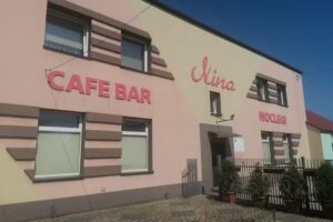 Nina – Cafe bar – Accommodation