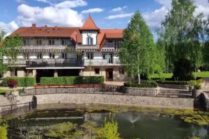 Accommodation Białowieża Bartnik’s Manor in Narewka, restaurant, museum, sensory garden