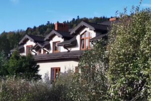 Unterkunft in den Bieszczady-Bergen unter der Wildrose