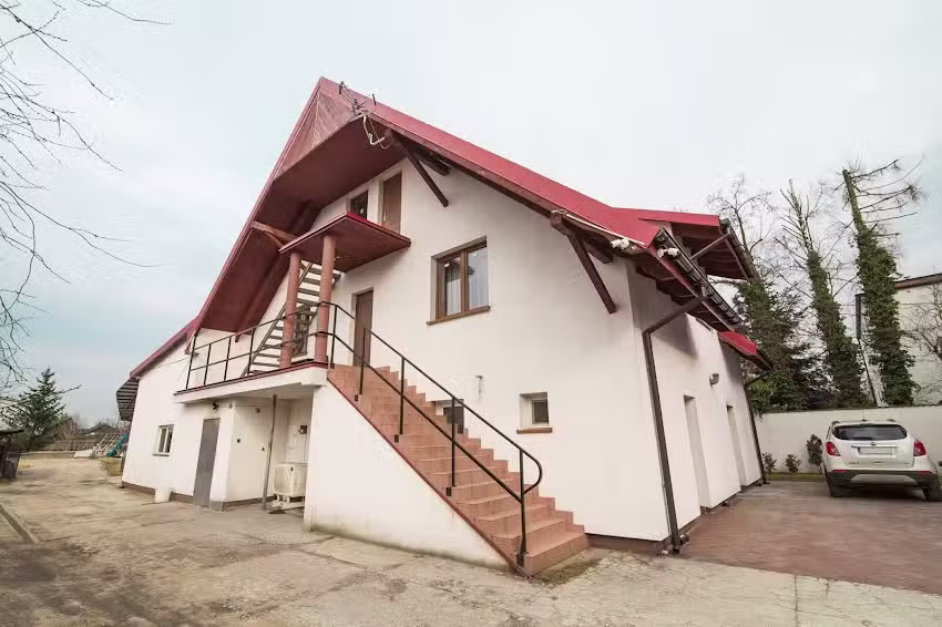 Accommodation, lodgings for companies