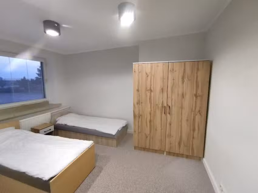 Accommodation, workers’ quarters