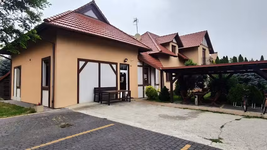 Noclegi Lwi Dworek LD