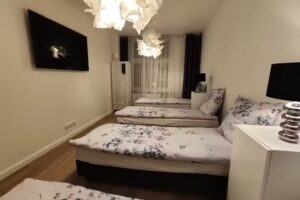 Unterkunft in Elbląg – Gute Energie – Altstadt – Touristen und Arbeiter