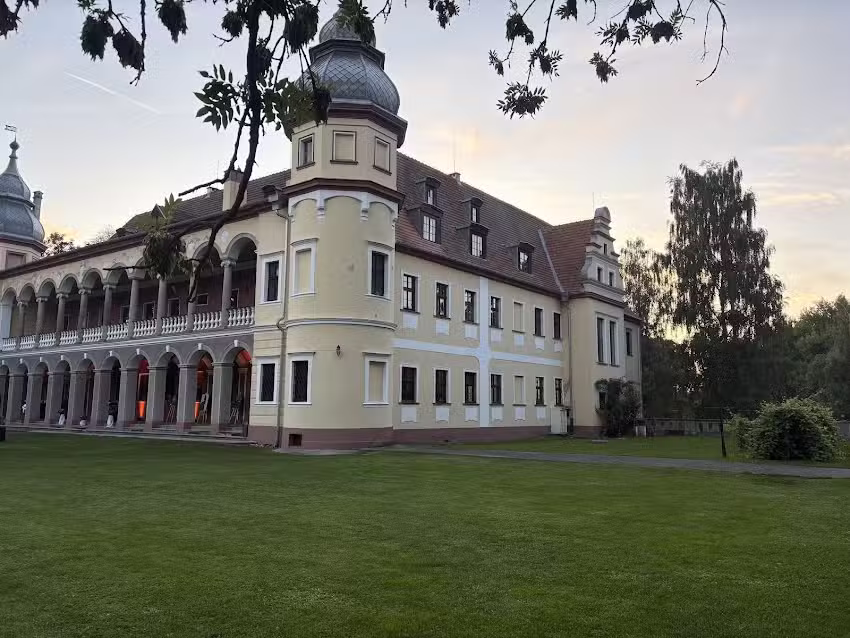 Oficyna przy Pałacu Krobielowice