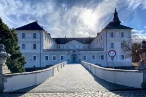 Oficyna Winiarza – apartament przy zamku