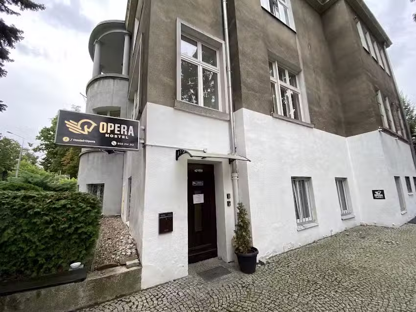 Opera Hostel & Apartments