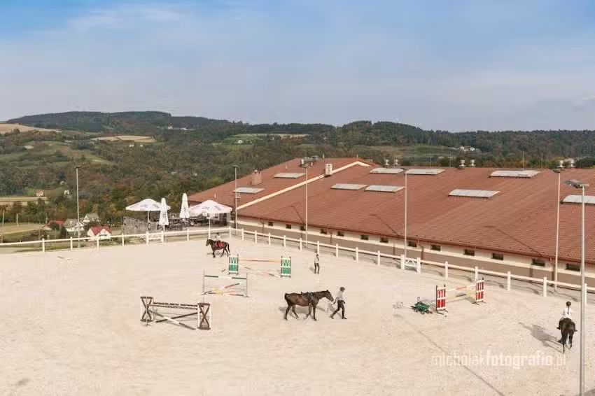 Osada Konna ASSANYA Rezydencja 》Hotel 》Restauracja