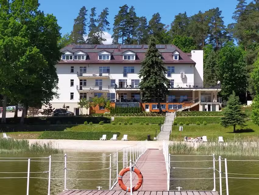 GAWRA Resort Restaurant Accommodation by the Lake For families with children Conference Room Wikno