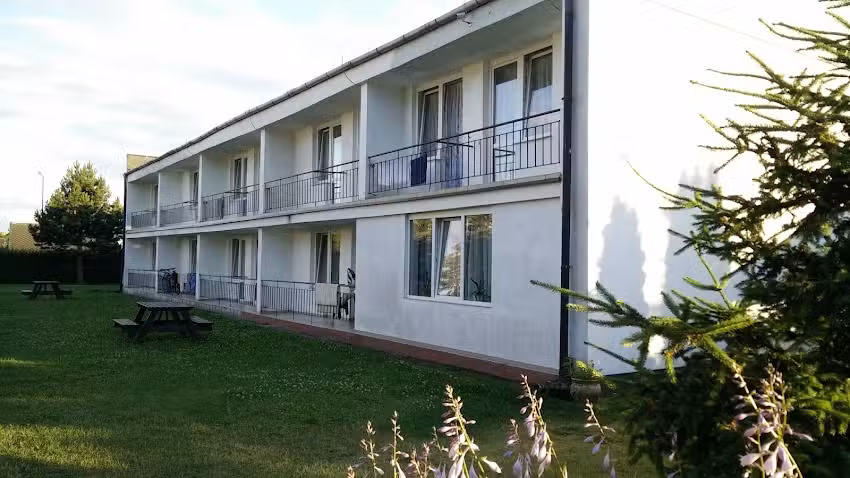 OŚRODEK WCZASOWY „BISPOL”