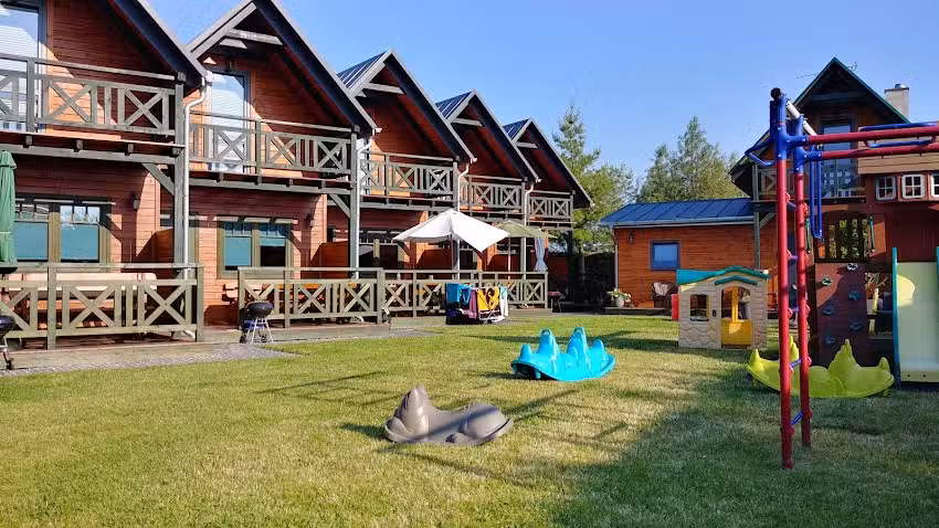 Ośrodek wczasowy Oleńka Wakacje nad morzem Domki 6 osobowe Domki drewniane Tanie noclegi