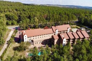 Ośrodek Wczasowy Wierna (Noclegi Kolonie Obozy Imprezy okolicznościowe)