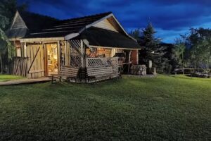 Bernadetta Ferienresort – Unterkünfte: Verfügbare Zimmer direkt an der Piste, Zimmervermietung