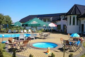 BRYDAR RESORT – SWIMMING POOL, COTTAGES AND ROOMS WITH MEALS