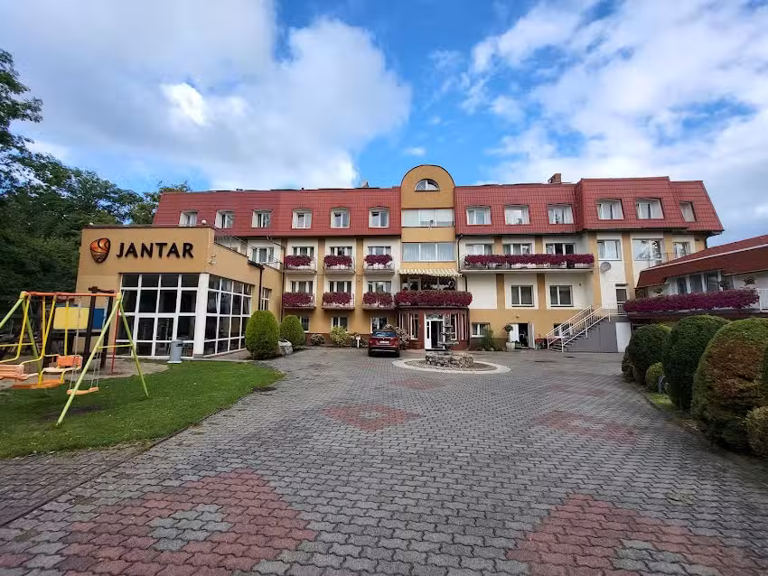 Ośrodek Wypoczynkowy JANTAR