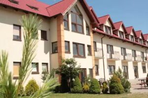 Ośrodek z basenem wypoczynkowy i kolonijny Tasarz w Rewalu