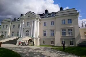Komierowo Palace, hotel and restaurant