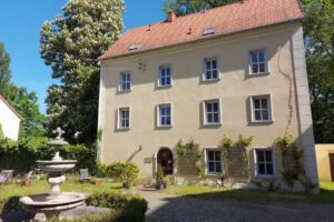 Pałac Lasów, hotel i noclegi pracownicze