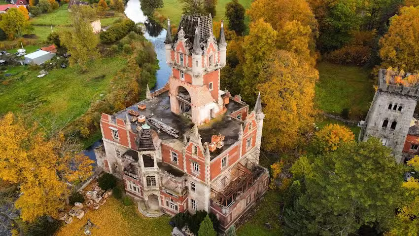 Palace in Dąbrowica – Agrotourism