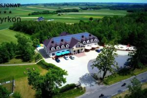 Cyrkon Guesthouse Restaurant Hotel Accommodation