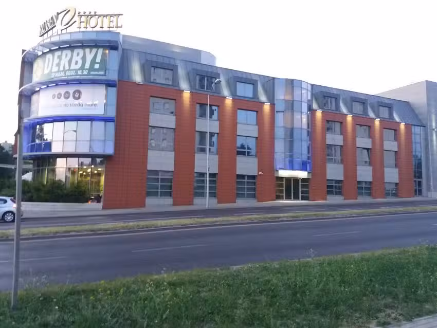 Pensjonat na Placu Słowiańskim – Apartamenty-Noclegi