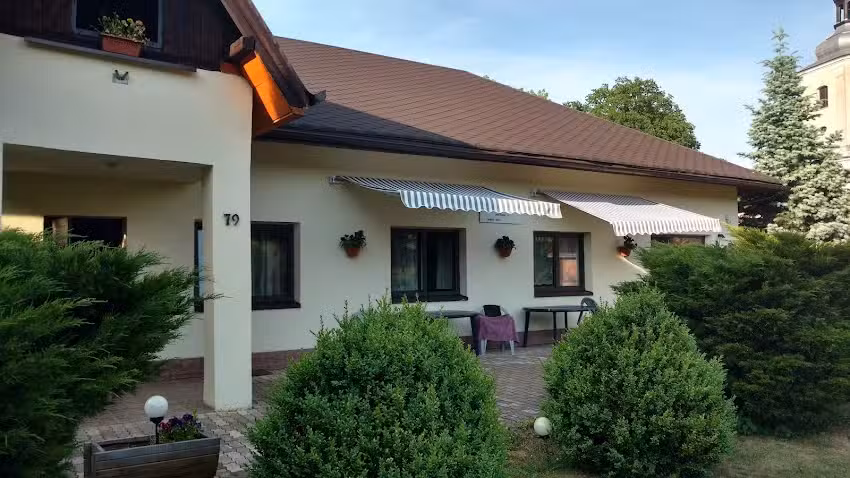 SOKOLIK Guesthouse – guest rooms near Sokolik