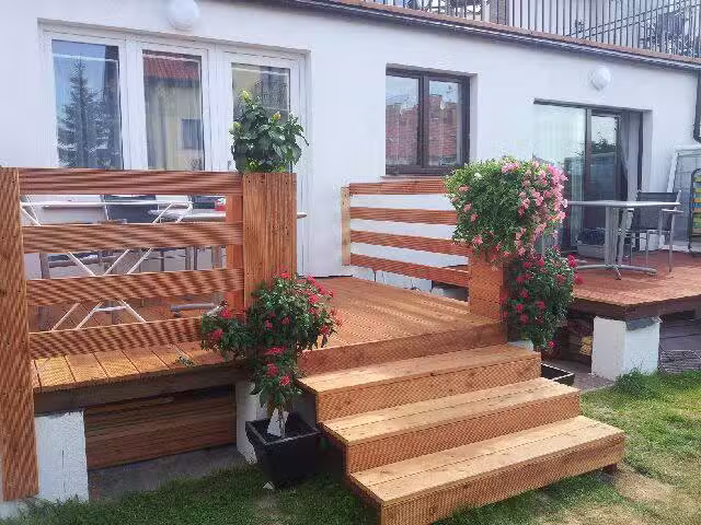 U ULI G&auml;stehaus