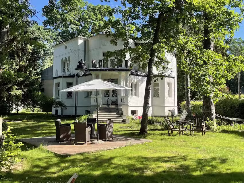 Guesthouse “Villa Dina”