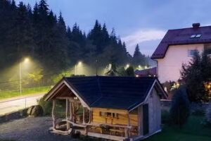 Wabenförmige Zimmer mit Bad, Bed & Breakfast-Zimmer mit Zugang zur Küche