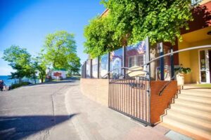 Beach Holiday Home Accommodation by the sea