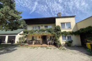Under the Forest. Agritourism farm. Cukrowska E.