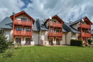 Pod Lipami Apartments & Grill