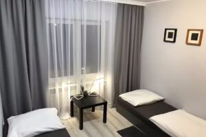 POKOJE & APARTAMENTY SPORTOWA 12