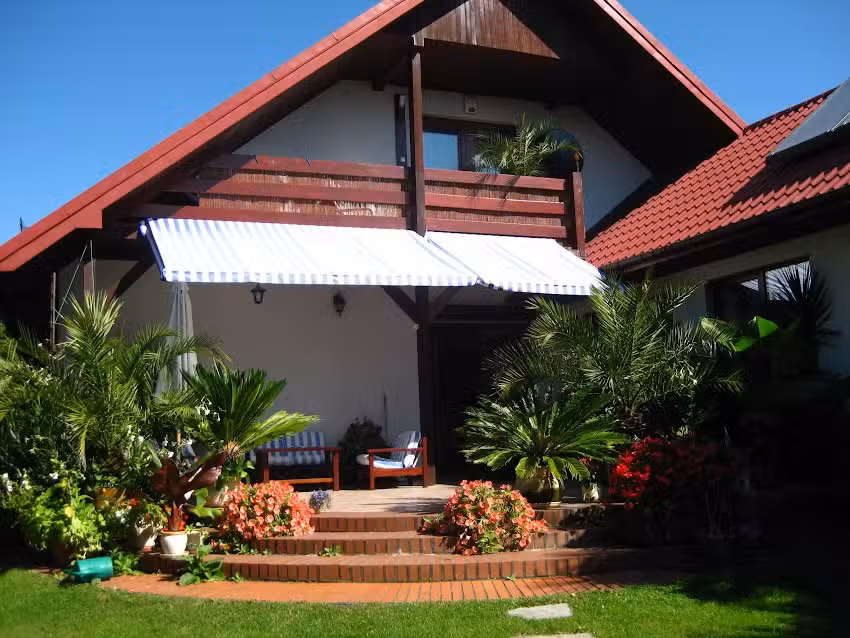 Guest Rooms under the Palms