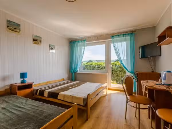 Guest Rooms Iris Karwia Room Rental