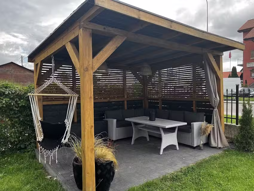 Rooms and apartments Antonówka