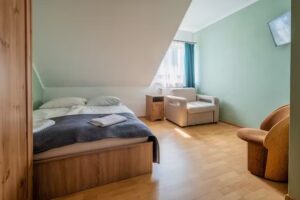 Rooms by the Stream Krzysztof Bachorz